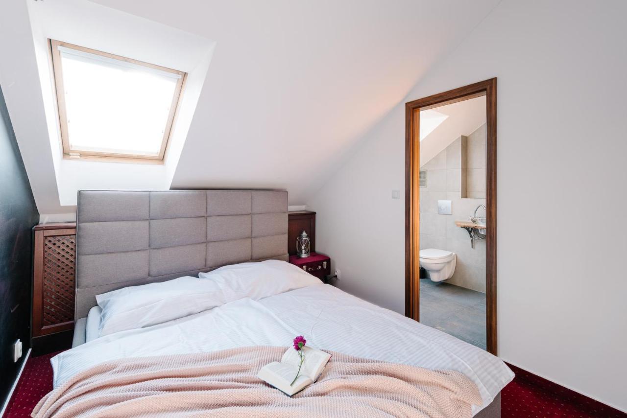Petra Inn Apartments In Historical Palace Bratislava Dış mekan fotoğraf
