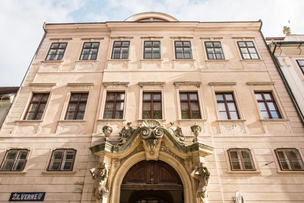 Petra Inn Apartments In Historical Palace Bratislava Dış mekan fotoğraf
