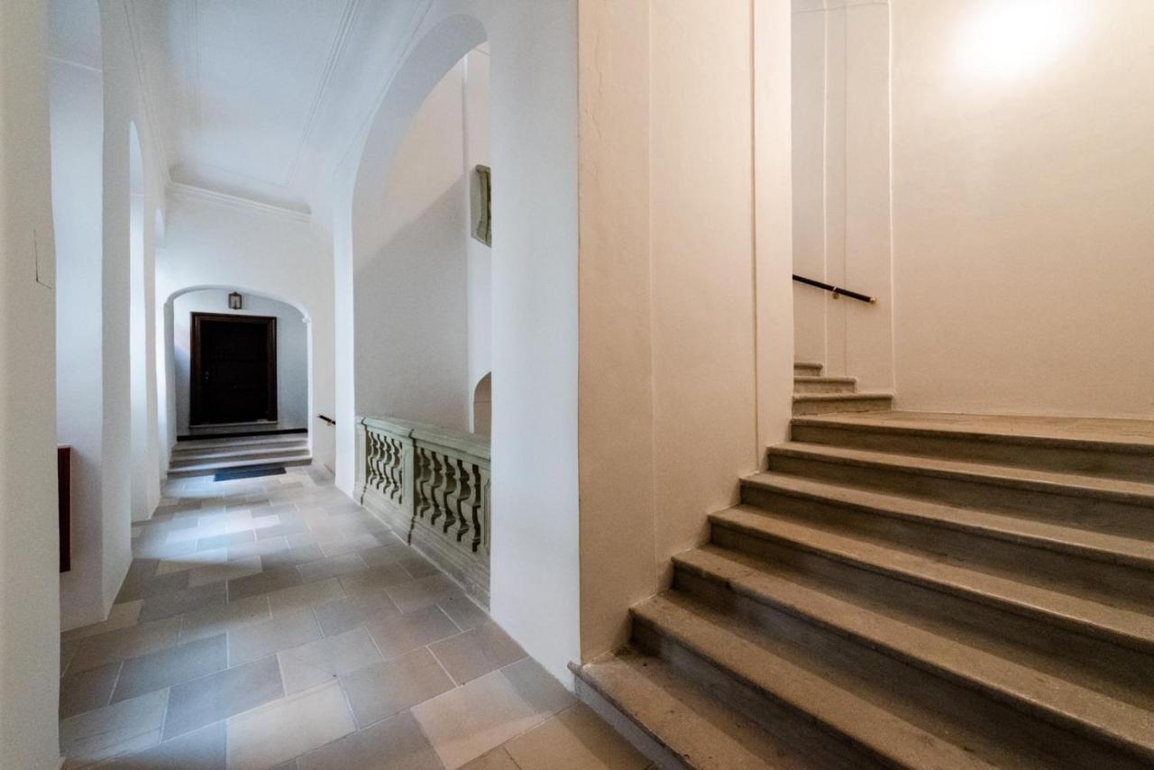 Petra Inn Apartments In Historical Palace Bratislava Dış mekan fotoğraf