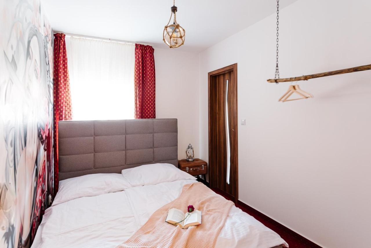Petra Inn Apartments In Historical Palace Bratislava Dış mekan fotoğraf